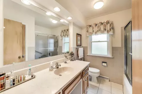 Bath - 2435 Pick Dr, Glenview, IL 60025 photo 1 of 3