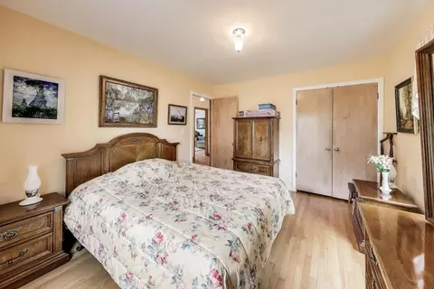 Bedroom - 2435 Pick Dr, Glenview, IL 60025 photo 3 of 4