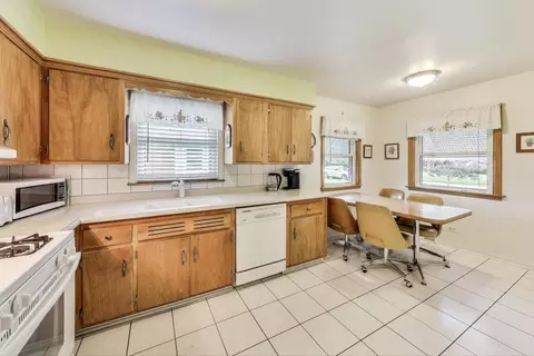 Kitchen - 2435 Pick Dr, Glenview, IL 60025 photo 1 of 3