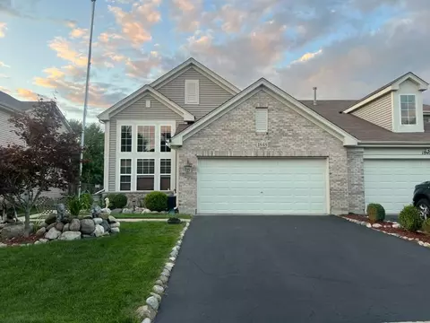 1848 Spinnaker St, Pingree Grove, IL 60140