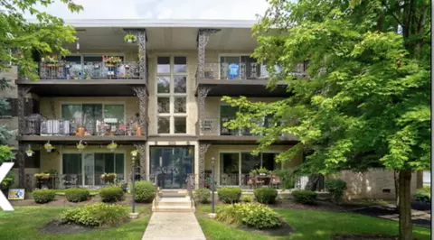911 S 8th Ave #2, La Grange, IL 60525