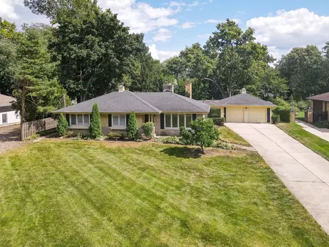 331 Lorraine St, Glen Ellyn, IL 60137