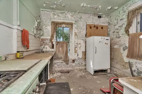 Kitchen - 224 E Cass St, Joliet, IL 60432 photo 1 of 3