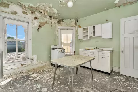 Kitchen - 224 E Cass St, Joliet, IL 60432 photo 2 of 3