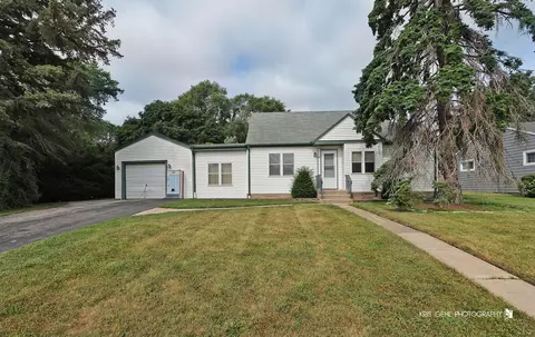 1318 Leslie Ave, Round Lake Beach, IL 60073