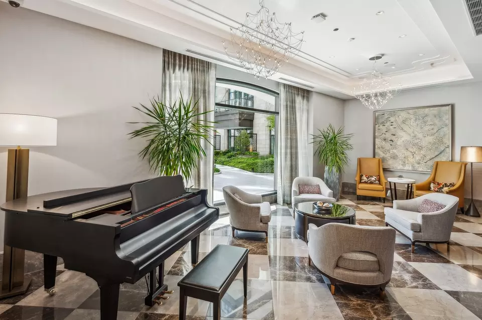 Living - 435 N Michigan Ave #1112, Chicago, IL 60611 photo 12 of 13
