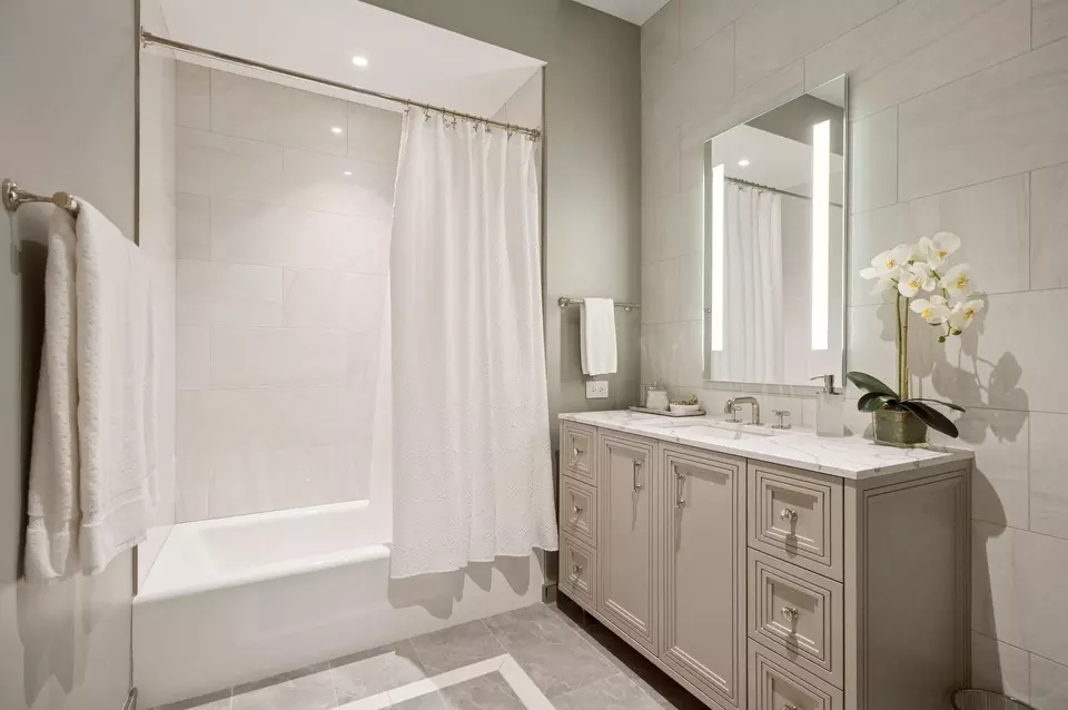 Bath - 435 N Michigan Ave #1112, Chicago, IL 60611 photo 7 of 7