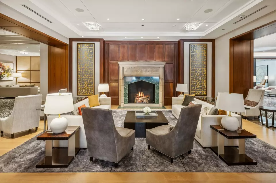 Living - 435 N Michigan Ave #1112, Chicago, IL 60611 photo 10 of 13