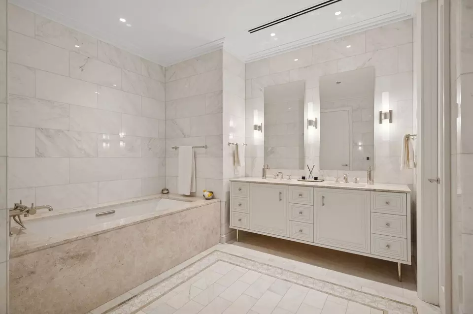 Bath - 435 N Michigan Ave #1112, Chicago, IL 60611 photo 2 of 7