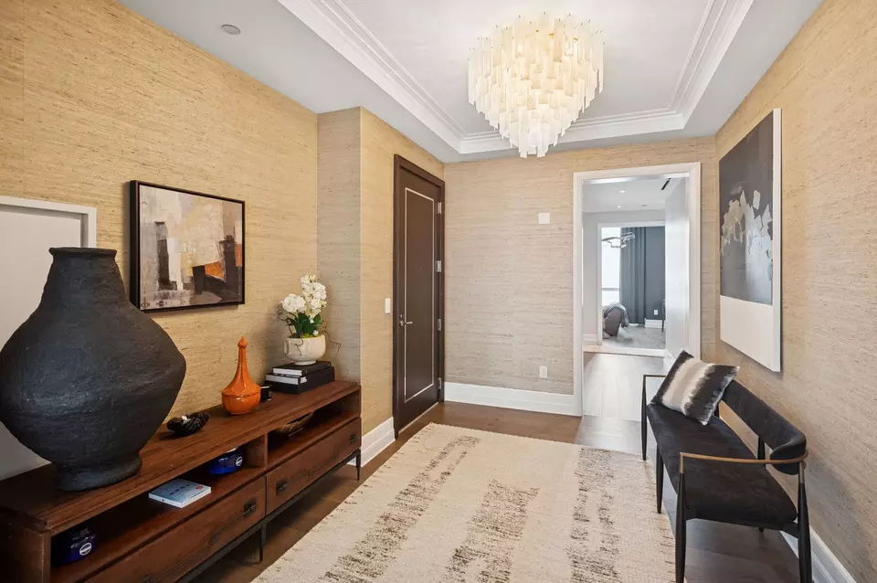 Entry Way - 435 N Michigan Ave #1112, Chicago, IL 60611 photo 2 of 3