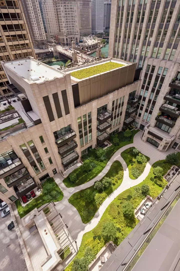 Exterior - 435 N Michigan Ave #1112, Chicago, IL 60611 photo 2 of 5