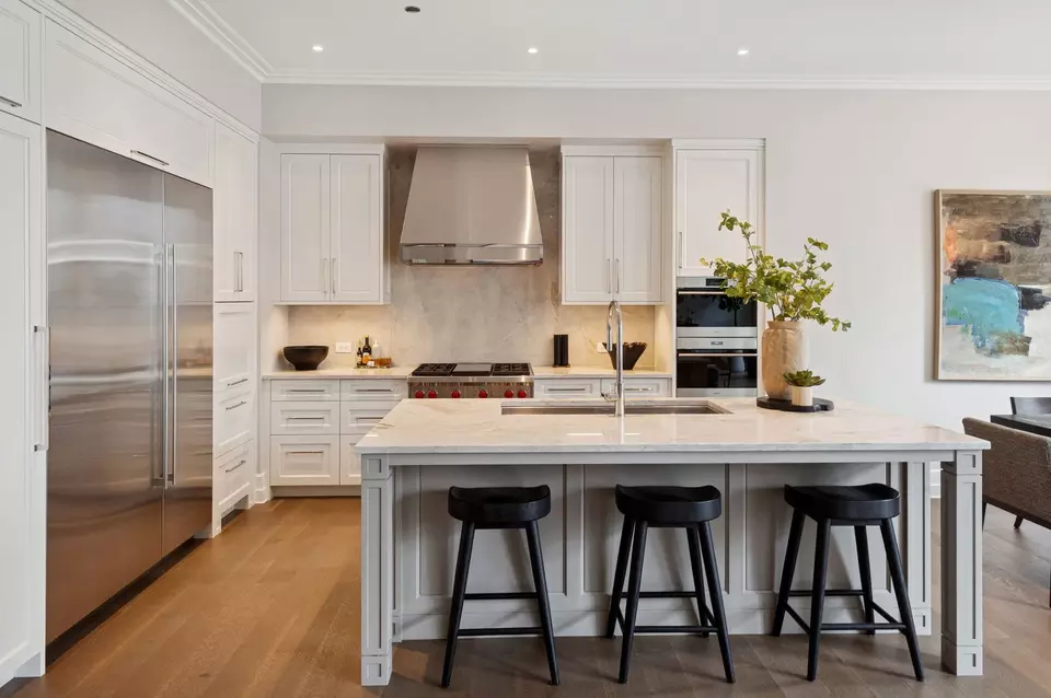 Kitchen - 435 N Michigan Ave #1112, Chicago, IL 60611 photo 3 of 3
