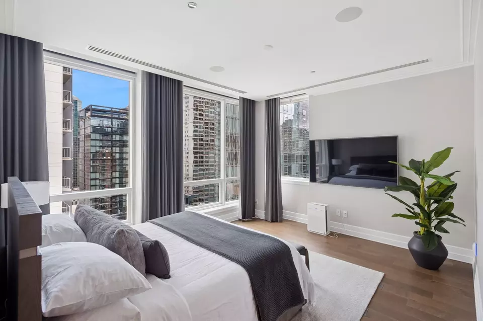 Bedroom - 435 N Michigan Ave #1112, Chicago, IL 60611 photo 1 of 7