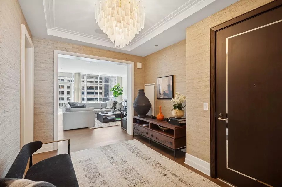 Entry Way - 435 N Michigan Ave #1112, Chicago, IL 60611 photo 1 of 3