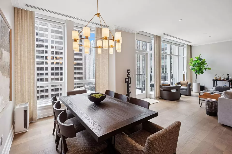 Dining - 435 N Michigan Ave #1112, Chicago, IL 60611 photo 2 of 4