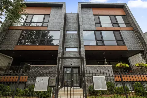 3032 W Lyndale St #2E, Chicago, IL 60647