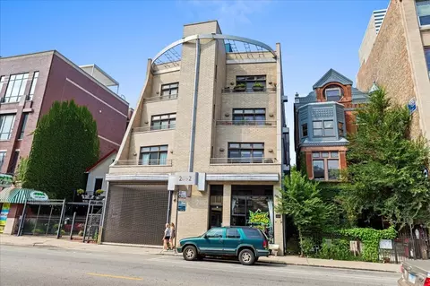 2052 W North Ave #2E, Chicago, IL 60647