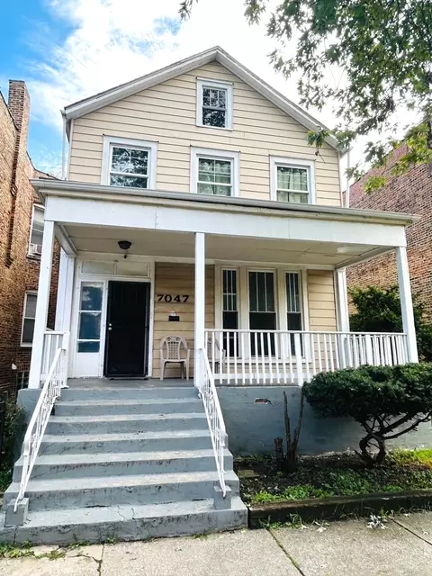 7047 S Eberhart Ave, Chicago, IL 60637