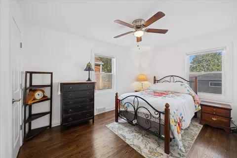 Bedroom - 3931 Maple Ave, Brookfield, IL 60513 photo 1 of 4