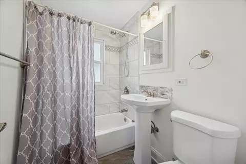 Bath - 3931 Maple Ave, Brookfield, IL 60513 photo 1 of 2