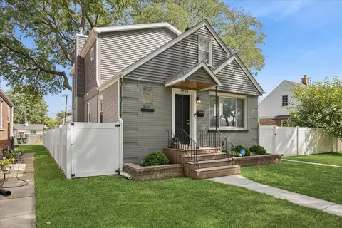 3931 Maple Ave, Brookfield, IL 60513