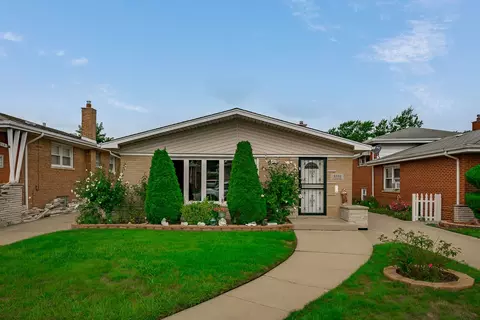 8510 S Komensky Ave, Chicago, IL 60652