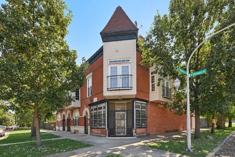 3921 W Huron St #7, Chicago, IL 60624