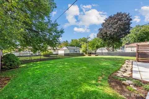 Exterior - 1621 W Joyce Ave, Mchenry, IL 60051 photo 1 of 3