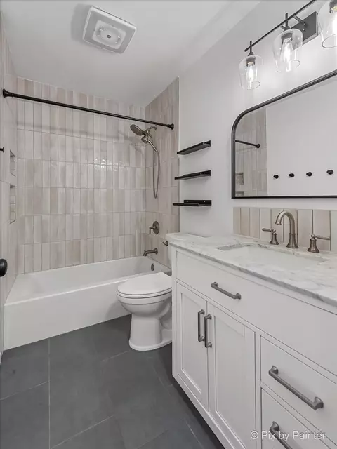 Bath - 1621 W Joyce Ave, Mchenry, IL 60051 photo 1 of 2