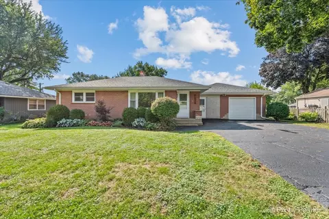 1621 W Joyce Ave, Mchenry, IL 60051