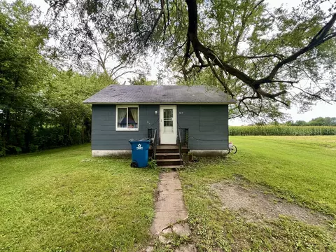 370 N 1st St, Sheldon, IL 60966