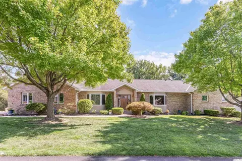 408 W Fairway Dr, Quincy, IL 62305