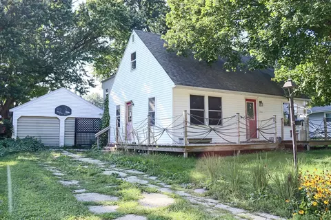 301 Ash Ave, Morrison, IL 61270