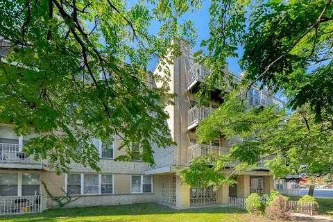 2501 W Touhy Ave #201, Chicago, IL 60645
