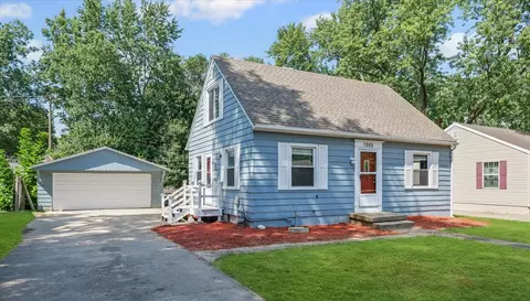 1303 Garden Ln, Champaign, IL 61820