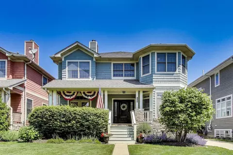 748 E Sunnyside Ave, Libertyville, IL 60048