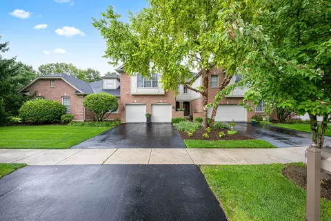422 Ashbury Ln, Lemont, IL 60439