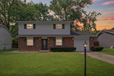 1007 Holiday Dr, Champaign, IL 61821