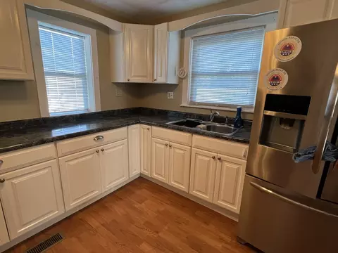Kitchen - 16701 Parnell Rd, Dewitt, IL 61735 photo 2 of 4