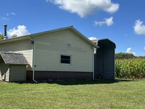 Exterior - 16701 Parnell Rd, Dewitt, IL 61735 photo 20 of 22