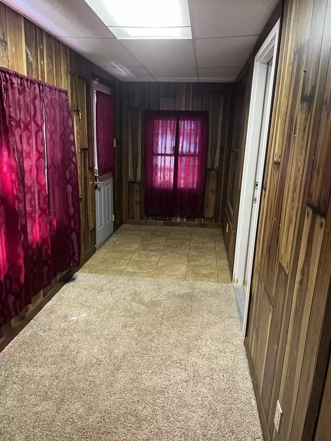 Entry Way - 16701 Parnell Rd, Dewitt, IL 61735 photo 4 of 6