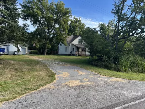 Exterior - 16701 Parnell Rd, Dewitt, IL 61735 photo 1 of 22