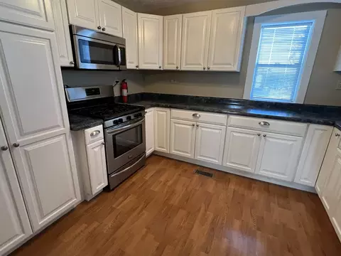 Kitchen - 16701 Parnell Rd, Dewitt, IL 61735 photo 3 of 4