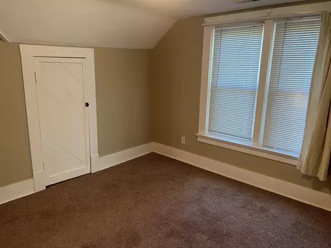 Bedroom - 16701 Parnell Rd, Dewitt, IL 61735 photo 6 of 9