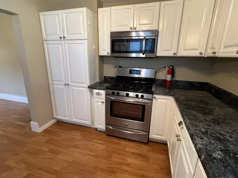 Kitchen - 16701 Parnell Rd, Dewitt, IL 61735 photo 4 of 4