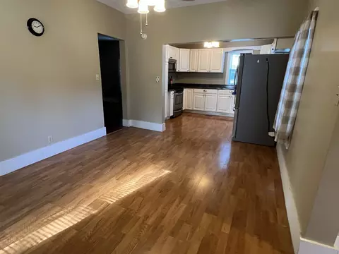 Living - 16701 Parnell Rd, Dewitt, IL 61735 photo 2 of 5