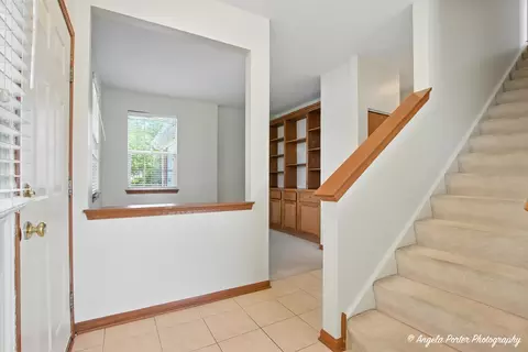 Entry Way - 509 Legend Ln, Mchenry, IL 60050 photo 2 of 3