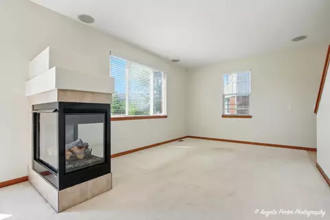 Living - 509 Legend Ln, Mchenry, IL 60050 photo 4 of 7