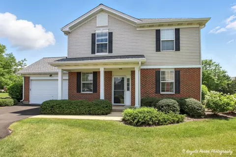 509 Legend Ln, Mchenry, IL 60050