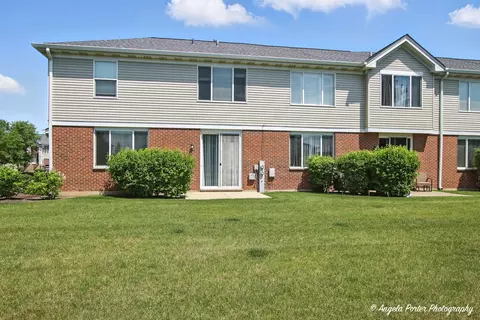 Exterior - 509 Legend Ln, Mchenry, IL 60050 photo 3 of 4